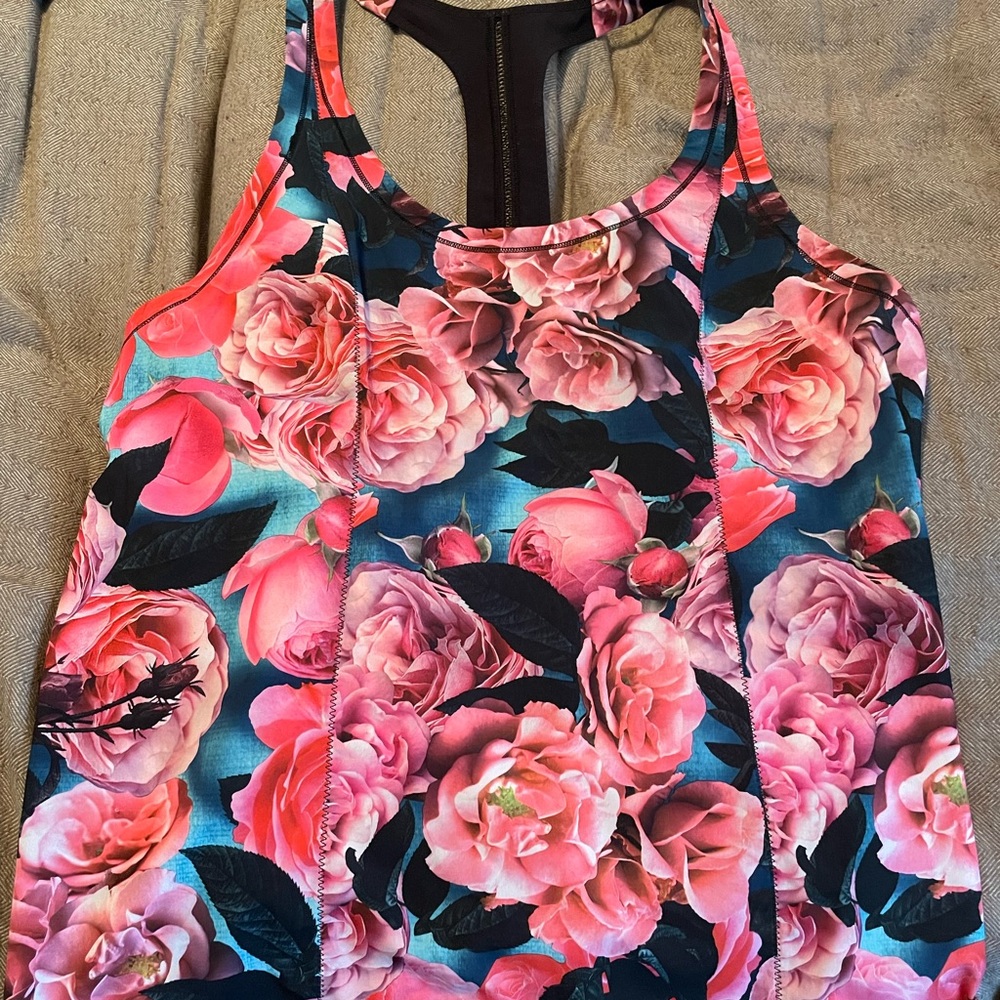 Lululemon secret garden singlet sz 10